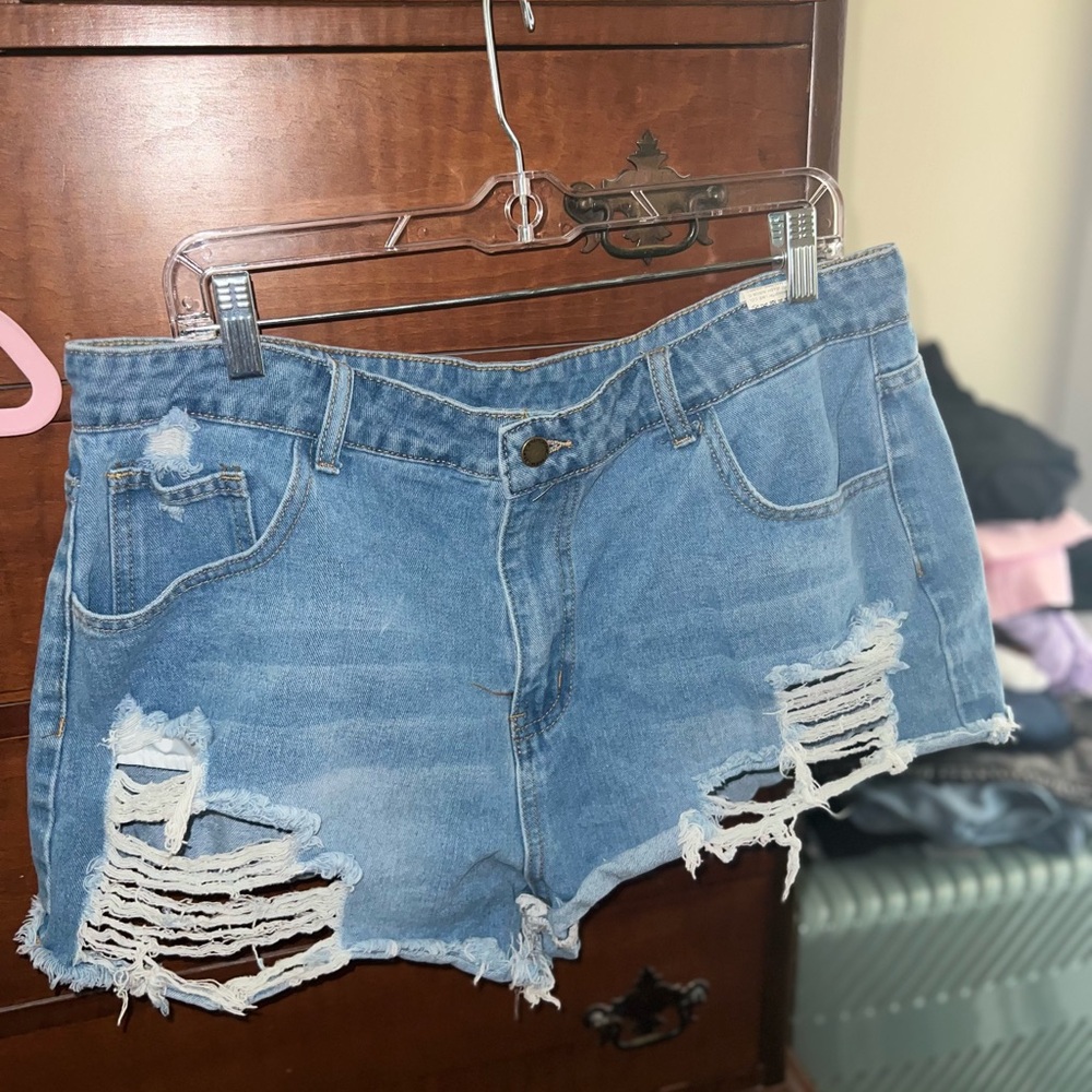 Super cute jean shorts from SHEIN